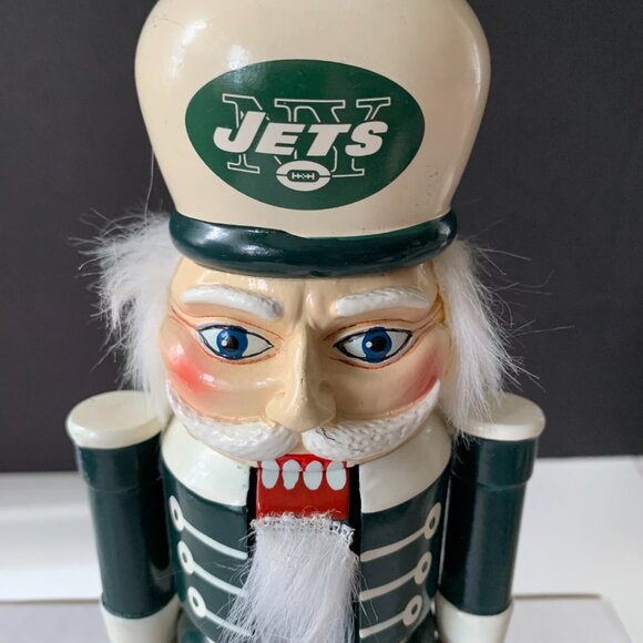 NEW YORK JETS NFL NUTCRACKER CHRISTMAS WOODEN FIGURINE 9" - Picture 5 of 8